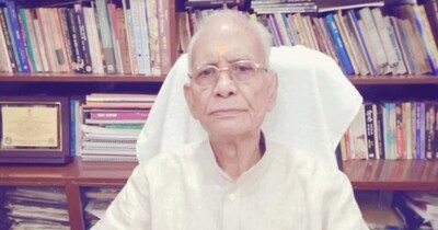 कैलाश चंद्र पंत को पद्म श्री मिलने की खबर से भोपाल में खुशी की लहर है. 