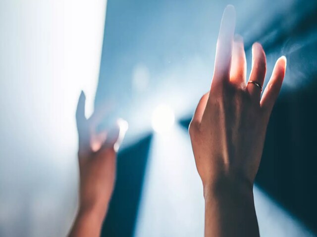 7 घंटे के लिए दूसरी दुनिया में चली गई महिला! खुलासा, स्वर्ग में कौन रहता है?