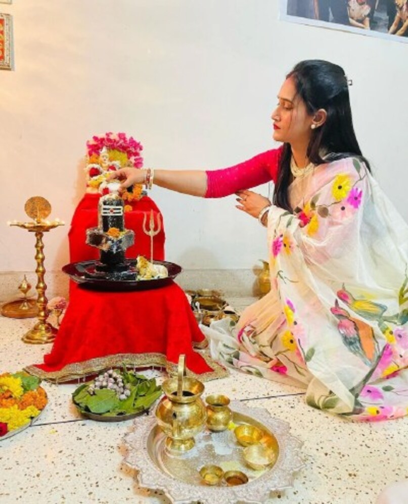 Litton das, Litton das wife, debosri sonchita devotee, debosri sonchita, debosri sonchita farmer, debosri sonchita agriculture, debosri sonchita beauty, debosri sonchita litton das love story, Litton das wife shree krishna devotee, Litton das t20 world cup captain, Litton das bangladesh t20 world cup captain, लिटन दास, देबोश्री सोंचिता, लिटन दास बांग्लादेश टी20 वर्ल्ड कप कप्तान 