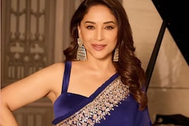 'कपिल शो' में जैकी श्रॉफ की मस्ती,  माधुरी ने सुनाया 'कर्मा' के सेट का किस्सा