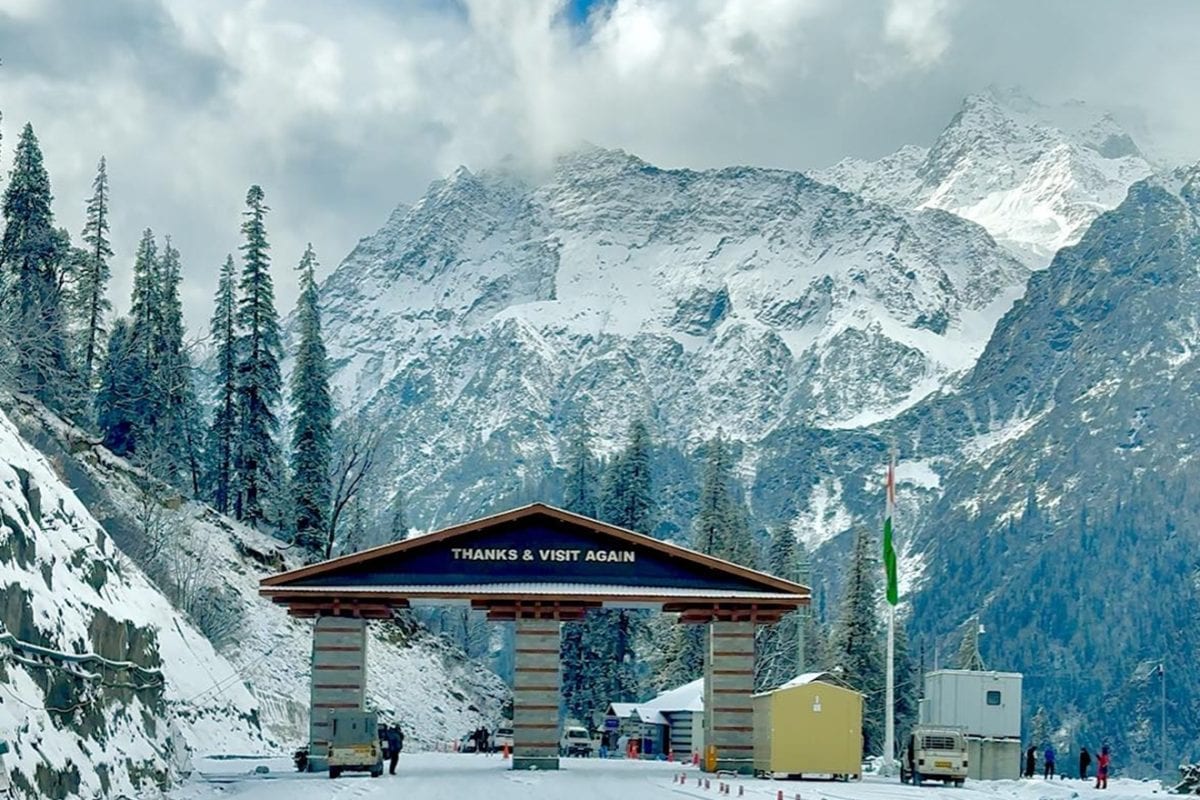 हिमाचल प्रदेश में प्रचंड ठंड! मनाली समेत 9 जगरों में पारा शून्य से नीचे लुढ़का ऊना में सूर्यदेव दोपहर को दे रहे दर्शन क्या होगी बारिश-बर्फबारी