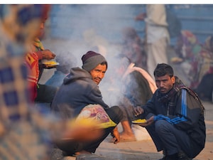 उत्तर भारत में कड़ाके की ठंड से अभी कोई राहत नहीं. (पाटीआई)