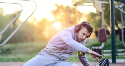 सुबह-सुबह धूप लेने से आपका स्ट्रेस लेवल कम हो सकता है.