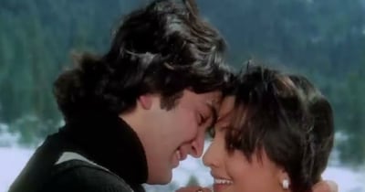 50-Year-Old Evergreen Song by Lata-Kishore Still Charms Couples