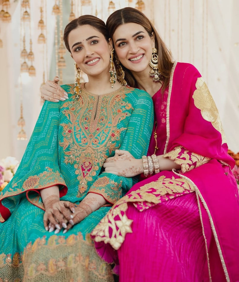 nupur sanon kaleera kriti nupur sanon kaleera kriti