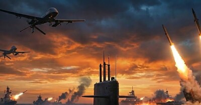 पाक‍िस्‍तान सरक्रीक में अचानक हथ‍ियाार जुटाने लगा है.