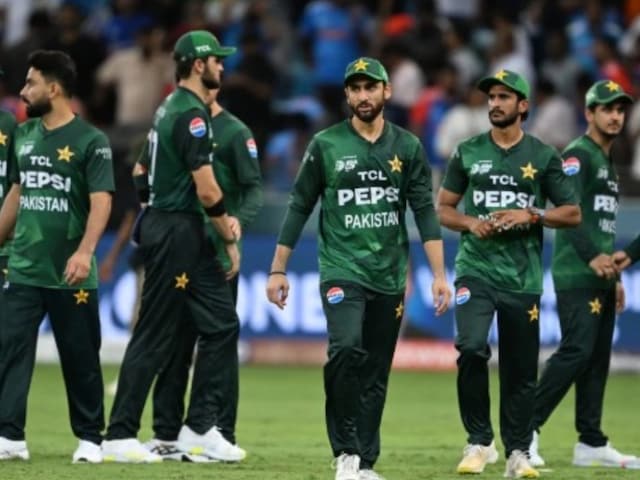 সুপার-৮ তে ওঠা শেষ দল পাকিস্তান, তারিকের স্পিনে ফেঁসে নামিবিয়া