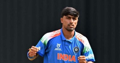 गुजरात के हेनिल पटेल ने वर्ल्ड कप के पहले मैच में लिए 5 विकेट