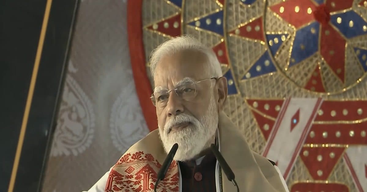 PM मोदी ने असम को दी 2 नई अमृत भारत ट्रेनों की सौगात, बोले-यहां की सुंदरता आंखों से दिल में उतरती है