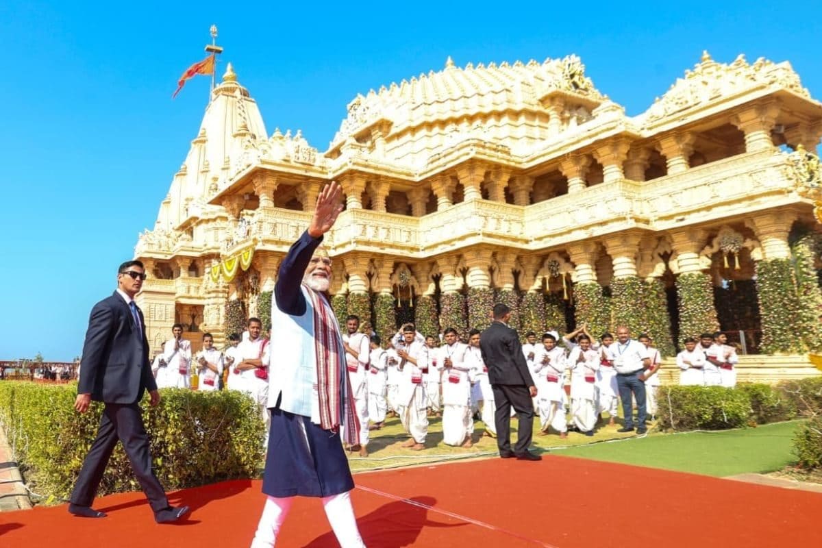 तलवारों की जगह दूसरे तरीकों से भारत के खिलाफ हो रहे षड्यंत्र सोमनाथ स्वाभिमान पर्व में बोले पीएम मोदी