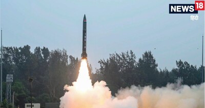Pralay Missile: DRDO ने सतह से सतह पर मार करने वाली प्रलय मिसाइल का सफल परीक्षण किया है. यह मिसाइल कई मायनों में खास है. (फोटो: PTI)
