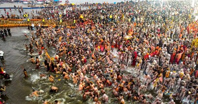 संगम तट पर चल रहा है माघ मेला.