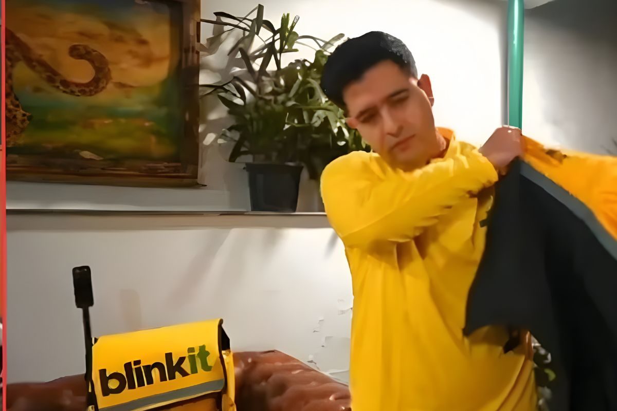 जब राघव चड्ढा एक दिन के लिए बन गए ब्लिंकिट डिलीवरी बॉय वीडियो में देखें क्या हुआ