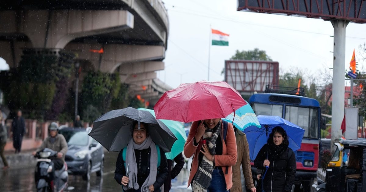 5 राज्यों में बारिश-तूफान, 45 की रफ्तार से चलेंगी हवाएं, पढ़ लीजिए मौसम विभाग की नई चेतावनी