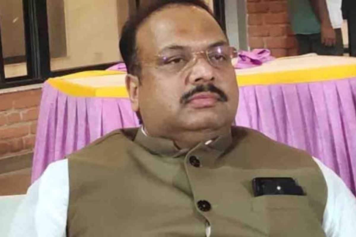 राजनीति और क्रिकेट के बीच फंसे राकेश तिवारी 36 लाख ठगी केस में गैर-जमानती वारंट 3 फरवरी को सुनवाई