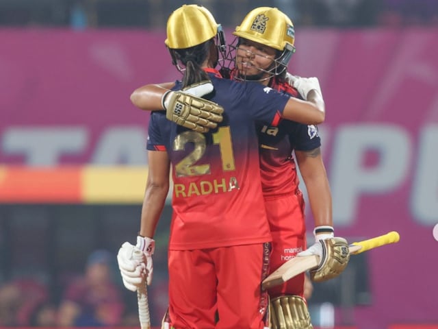 विजयरथ पर सवार स्मृति मंधाना की आरसीबी, गुजरात को हराकर लगाई जीत की हैट्रिक
