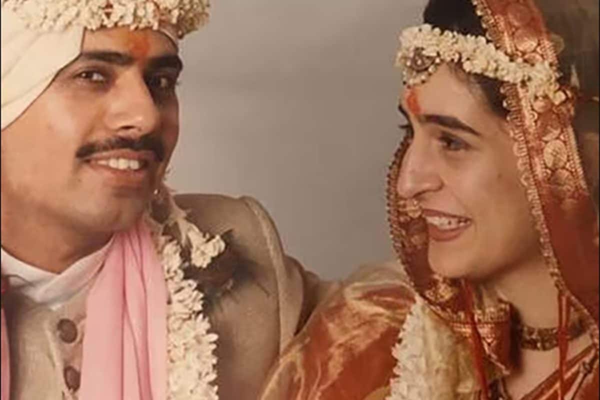 Birthday Priyanka: प्रियंका गांधी वढेरा की लव स्टोरी उनकी मां सोनिया और दादी इंदिरा से कैसे अलग