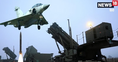 India Air Defence System: ऑपरेशन सिंदूर के दौरान S-400 ने अपनी क्षमताओं का परिचय देते हुए पाकिस्‍तानी F-16 को 300 किलोमीटर से भी ज्‍याद दूर से मार गिराया था. अब इंडियन एयरफोर्स S-500 एयर डिफेंस सिस्‍टम खरीदना चाहता है. (फाइल फोटो/Reuters)