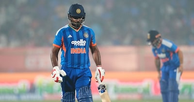 ओपनिंग में फ्लॉप हो रहे संजू सैमसन की जगह पर ईशान किशन को आजमाने की मांग हो रही है.