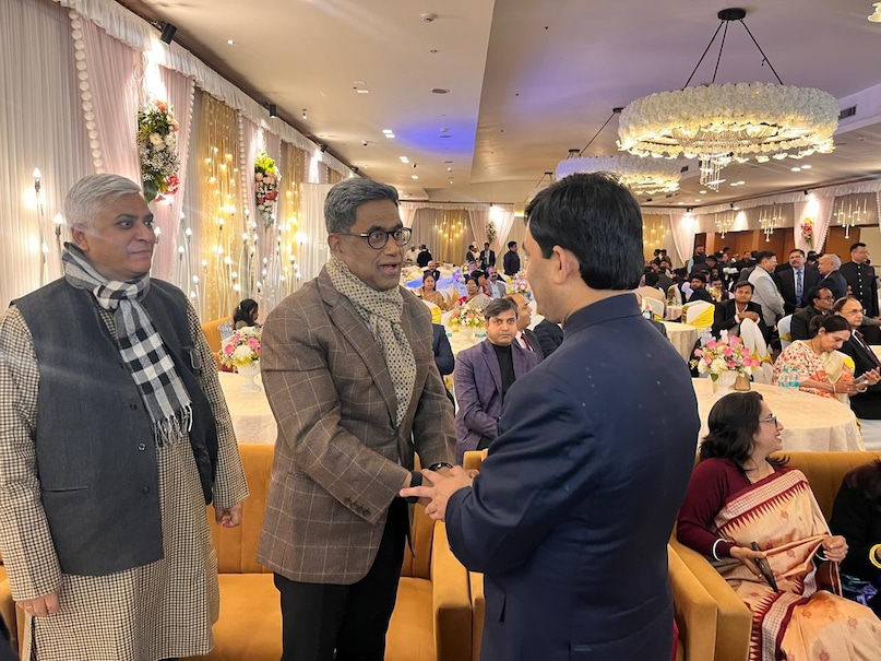 IAS Santosh Kumar Mall , ias Santosh Mall 25th Anniversary News , cm Nitish Kumar news , Bihar ias officers news, who is ias officer santosh kumar mal , bihar Bureaucracy News , bihar cadre ias santosh mall wife name , ias Santosh Mall Profile , Santosh Mall Shadi ki varshganth , आईएएस संतोष कुमार मल्ल , आईएएस संतोष मल्ल शादी की वर्षगांठ न्यूज, सीएम नीतीश कुमार , चीफ सेक्रेटरी प्रत्यय अमृत , डिप्टी सीएम स्रमाट चौधरी