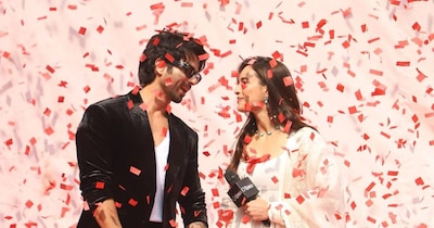 नई दिल्ली. शाहिद कपूर की मोस्ट अवेटेड फिल्म ‘ओ’रोमियो’ की रिलीज पर फैंस की नजरें टिकी हुई हैं. इस फिल्म में शाहिद एक खतरनाक गैंगस्टर के लुक में नजर आ रहे हैं. फिल्म की कहानी में रोमांस और एक्शन का जबरदस्त कॉम्बिनेशन देखने को मिल रहा है. शाहिद की ये फिल्म 13 फरवरी 2026 को सिनेमाघरों में दस्तक देगी.