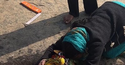 लोहरदगा सीठीयो कोयल नदी में अचानक प्रकट शिवलिंग बना आस्था का केंद्र.