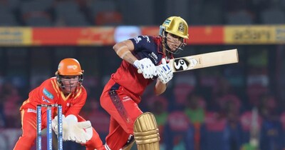 प्लेऑफ में पहुंची आरसीबी