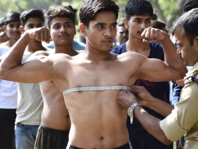 लेबर ने पहनी थी आर्मी जैकेट, लगता था लेफ्टिनेंट, मेरठ में फर्जी आर्मी भर्ती