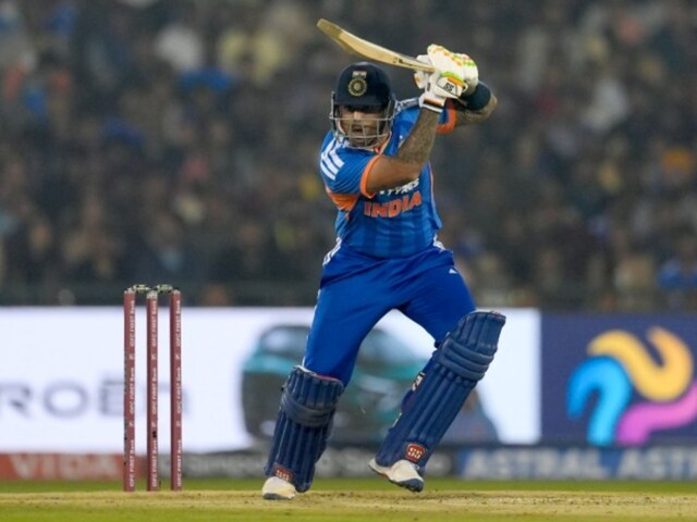 ভারতীয় ইনিংসের 9তম ওভার...যা টার্নিং পয়েন্ট হয়ে ওঠে, সূর্য এক ওভারে টেবিল উল্টে দেন।