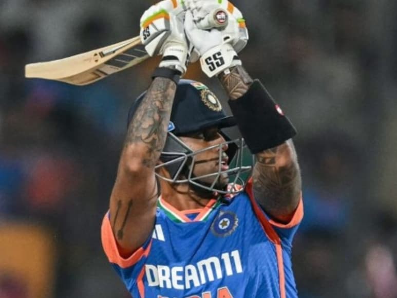 সূর্যকুমার যাদব, সূর্যকুমার যাদব রেকর্ড, সূর্যকুমার যাদব ভাঙলেন বিরাট কোহলির রেকর্ড, ভারত বনাম এনজেড, ভারত বনাম নিউজিল্যান্ড, সূর্যকুমার যাদব টি-টোয়েন্টি রেকর্ড, সূর্যকুমার যাদব বিরাট কোহলির রেকর্ডকে ছাড়িয়ে গেলেন, সূর্যকুমার, সূর্যকুমার যাদব ভিরাট কোহলির রেকর্ড।