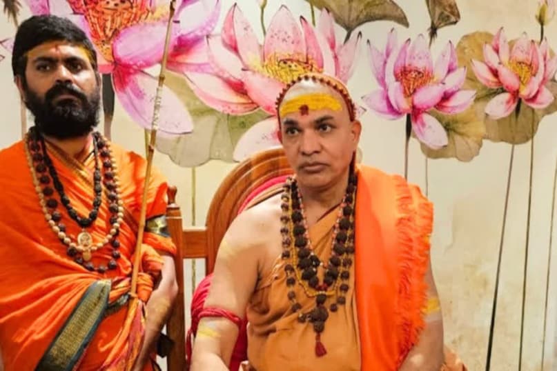 Magh Mela 2026, Swami Avimukteshwaranand, Adi Shankaracharya, Magh Mela, Swami Avimukteshwaranand Hunger Strike, up police, prayagraj police, yogi Sarkar, yogi Adityanath govt, yogi Adityanath news,Magh Mela 2026 news, Magh Mela 2026 latest news, Magh Mela 2026 pryagraj, Magh Mela 2026 Allahabad,Avimukteshwaranand news, Avimukteshwaranand update, Avimukteshwaranand latest news, Avimukteshwaranand ki story, Avimukteshwaranand ki kahani, Avimukteshwaranand biography