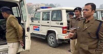 मोतिहारी में एसपी स्वर्ण प्रभात ने शिकारगंज थाना प्रभारी संतोष कुमार को भू-माफियाओं से सांठ-गांठ के आरोप में निलंबित किया है.