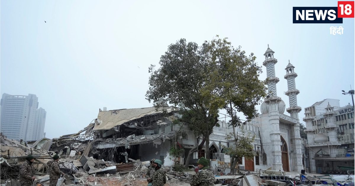 Turkman Gate Demolition Live: सपा सांसद को नोटिस जारी करेगी दिल्‍ली पुलिस, फैज-ए-इलाही मस्जिद के पास अतिक्रमण हटाओ अभियान से क्‍या कनेक्‍शन?