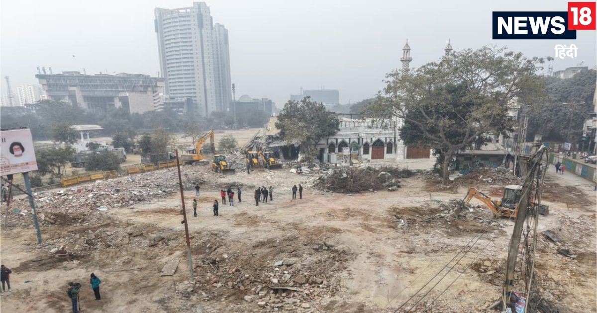Turkman Gate Demolition Live: फैज-ए-इलाही मस्जिद के पास फिर गरजे बुलडोजर, जहां कभी था अतिक्रमणकारियों का बोलबाला, वहां अब खुला मैदान