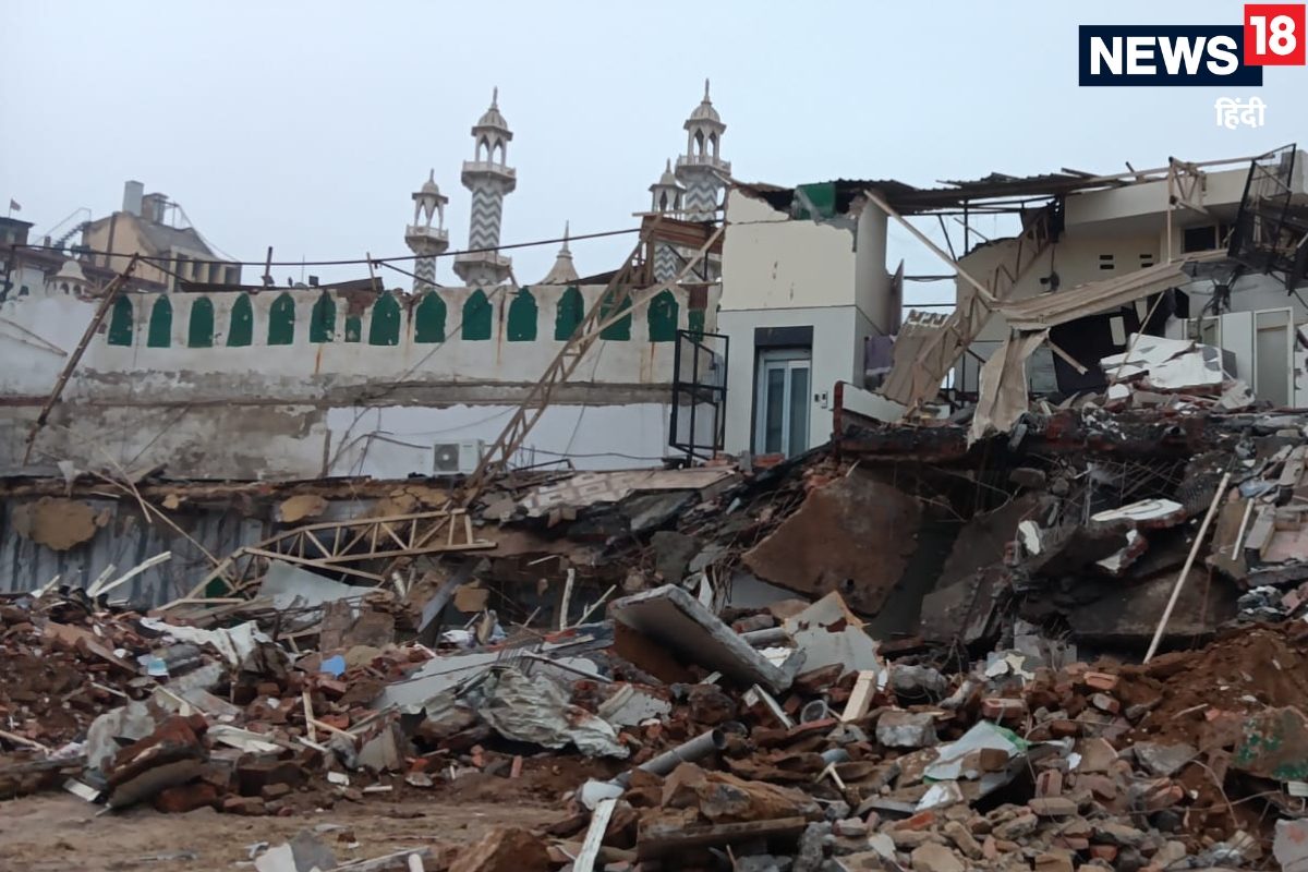 Faiz-e-Ilahi Mosque Demolition Drive LIVE: पत्‍थरबाजों की आएगी शामत MCD ने शुरू कर दिया खास काम अब मलबा भी नहीं ढूंढ़ पाएंगे