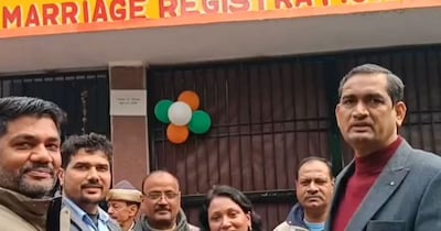  प्लॉट मालिक मनीष मिश्रा ने की रजिस्ट्री. 