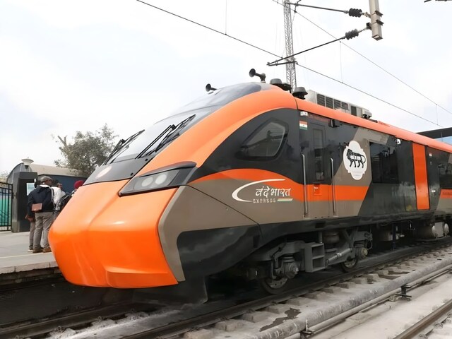 चेयरकार वाली से कितनी अलग है वंदेभारत स्‍लीपर ट्रेन, पांच प्‍वाइंट्स में समझिए