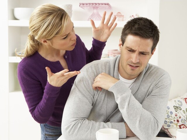 पत्नी को पता चल गया पति का राज, बनाया था सीक्रेट बैंक अकाउंट, जमा करते थे लाखों रुपये!