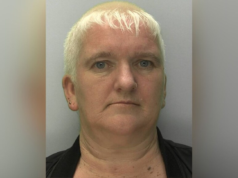 महिला 25 साल से बंदी