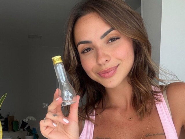 लोगों को पसीना बेचती है महिला, 1 बोतल की कीमत बढ़ी आसमान!