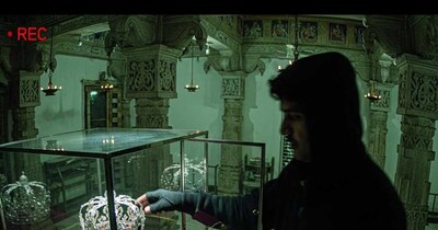 पुणे मंदिर से चांदी का मुकुट चोरी, पिंपरी-चिंचवड़ में ऑटो चालक पर जानलेवा हमला.