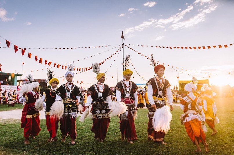 Traditional Festivals: Festivals like Shad Suk Mynsiem and Wangala celebrate Khasi and Garo cultures with music, dance, and rituals, providing travellers a vibrant insight into Meghalaya’s indigenous heritage.
