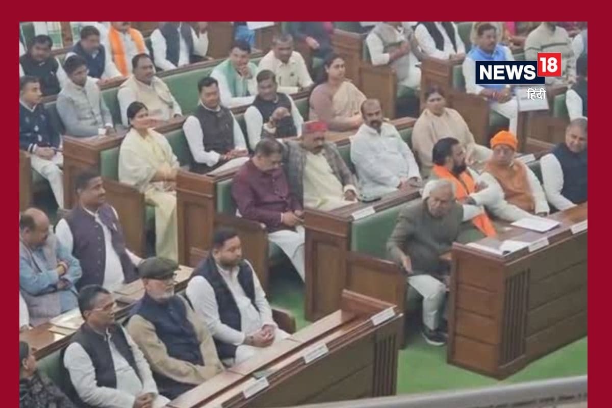 नीतीश कुमार ने कुछ पूछा, तेजस्वी ने मुस्कुरा कर दिया जवाब, देखते रह गए सम्राट चौधरी, देखें Video