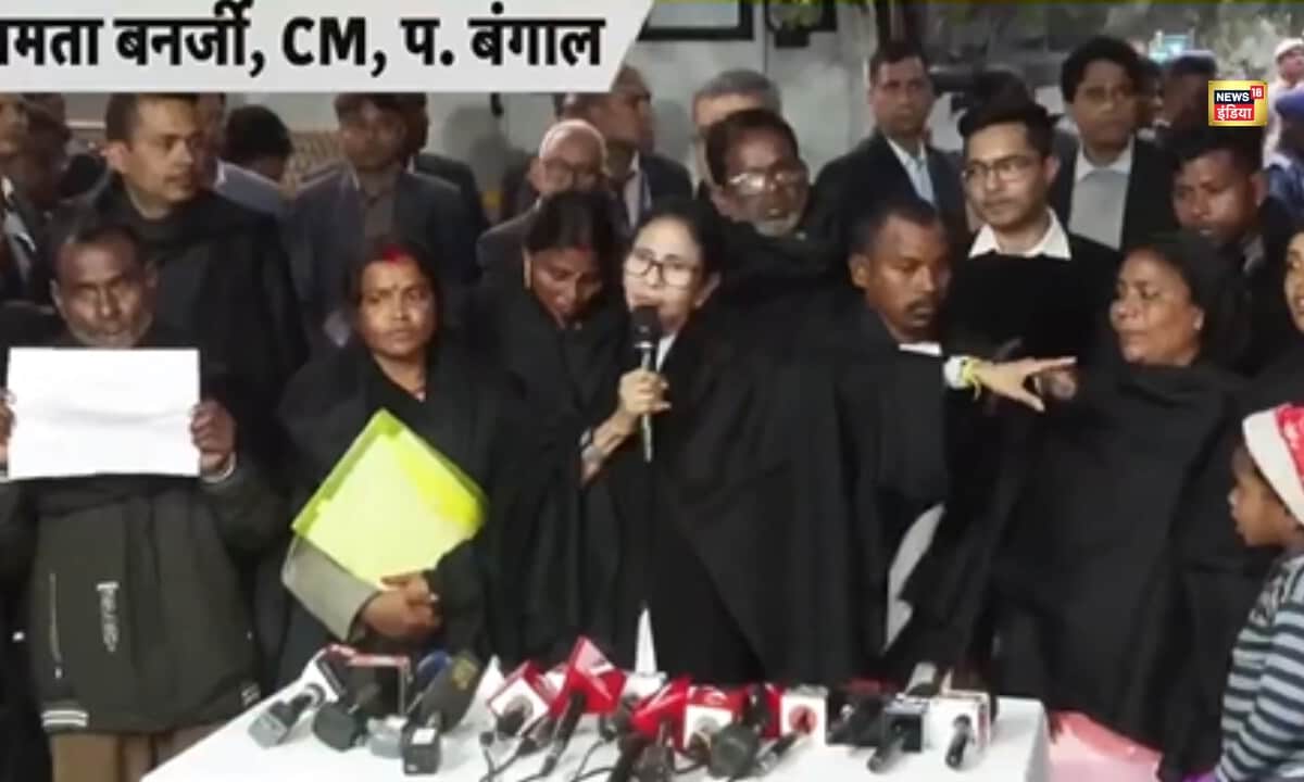 वोटरों के नाम काटे गए ममता बनर्जी ने चुनाव आयोग पर साधा निशाना दीदी को गुस्सा क्यों आया