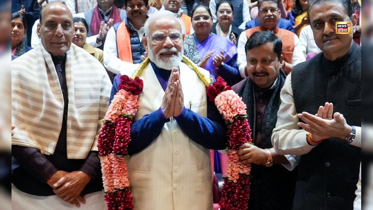 NDA मीटिंग में पीएम मोदी का भव्य स्वागत... 50% से 18% टैरिफ, डिप्लोमेसी से खत्म हुआ टैरिफ वॉर