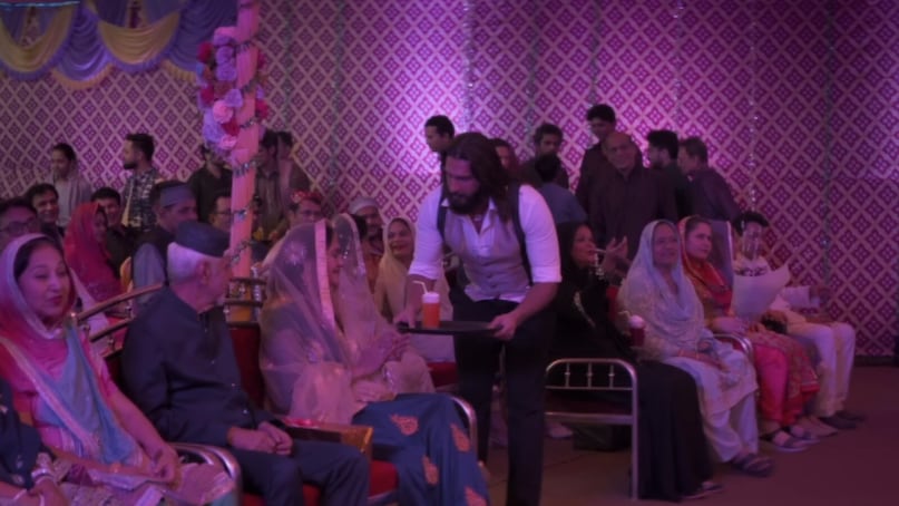 While Hamza’s mission initially appears clear which is to Rehman Dakait’s elder son from an assassination attempt, the reality may be far more complicated. The film never clearly shows who fires the fatal shot and the result is deliberately vague. Towards the end of the scene, there are bodies on the ground and Hamza realises that events have gone beyond control.