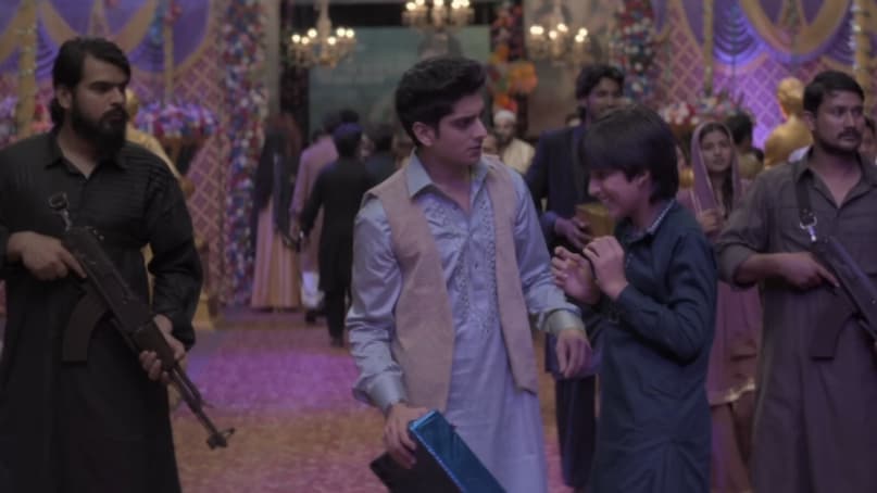 Supporters of the theory argue that Hamza’s behaviour after the shooting feels unusually different. They point to his silence, his guilt-ridden expressions and his conduct after Rehman Dakait’s later death as signs of a calculated and compromised move. To them, the vague in the scene is intentional, suggesting that Hamza may have crossed a line.