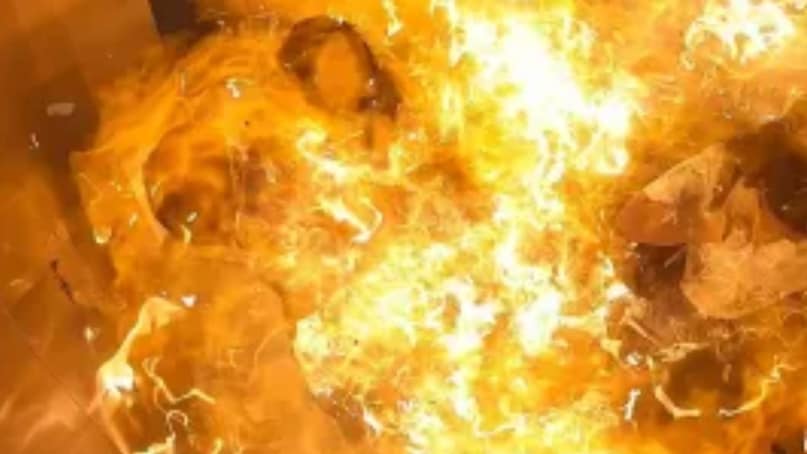 Hydrogen is one of the most flammable substances known. It does not need a large flame to ignite. Even a tiny spark, static electricity or electrical discharge is enough to trigger combustion. When hydrogen leaks from a balloon, it mixes quickly with air and creates a highly explosive environment.