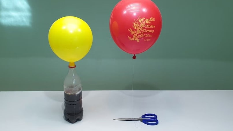 When a hydrogen balloon pops, the gas escapes instantly. Being the lightest element, hydrogen rises rapidly and gathers near the ceiling of the lift. This is exactly where light fixtures, control panels and wiring are located. A small spark from any of these components can ignite the gas within milliseconds.