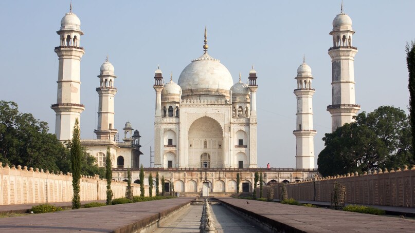 Beyond The Taj Mahal: World’s Most Beautiful Monuments Built For Love